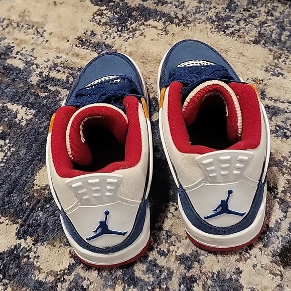 Jordan 4.5 y sneakers retro messy room